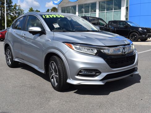 Used 2019 Honda HR-V Touring image 3