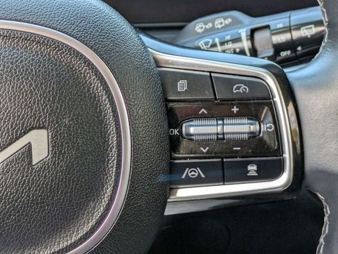 Used 2024 Kia Sorento S image 21