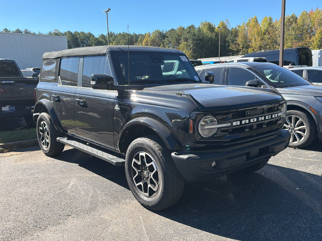 Used 2023 Ford Bronco Outer Banks AWD/4WD image 18