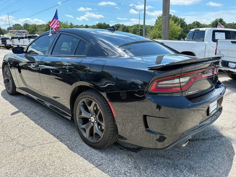 Used 2019 Dodge Charger GT RWD image 3