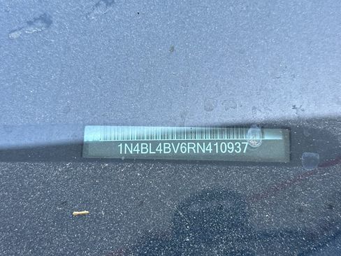 Used 2024 Nissan Altima 2.5 S FWD image 2