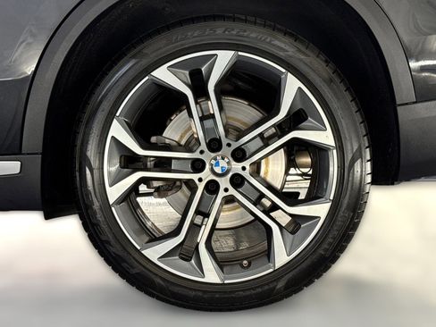 Used 2022 BMW X5 sDrive40i w/ Parking Assistance Package image 11