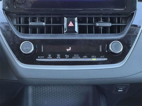 Used 2025 Toyota Corolla LE image 5