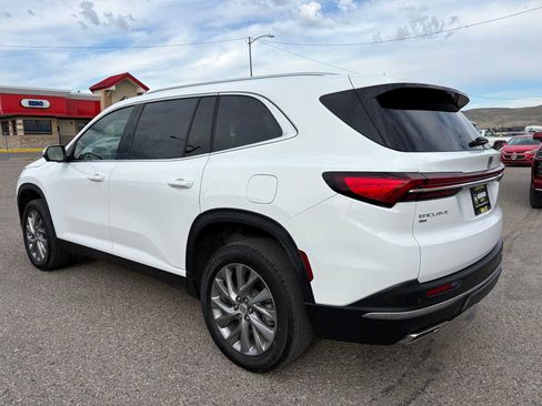 Used 2026 Buick Enclave Preferred AWD/4WD image 9