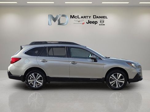 Used 2019 Subaru Outback 2.5i Limited image 6