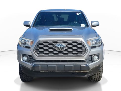 Used 2020 Toyota Tacoma TRD Sport image 2