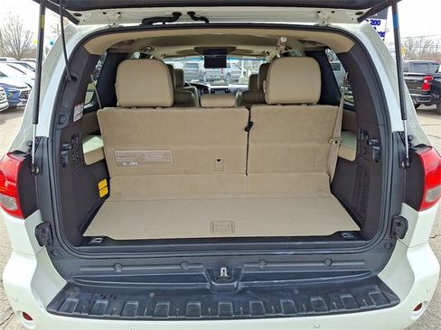 Used 2014 Toyota Sequoia Platinum image 26