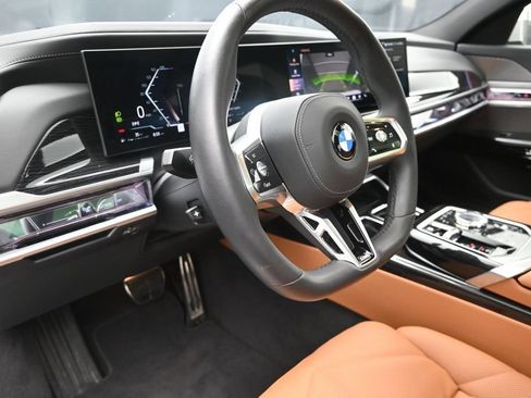 Used 2026 BMW 740i RWD image 12