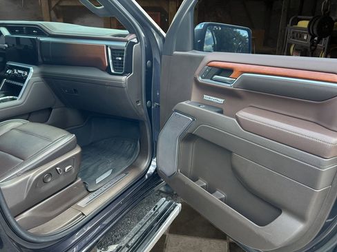 Certified 2023 GMC Sierra 1500 Denali w/ Denali Reserve Package AWD/4WD image 17
