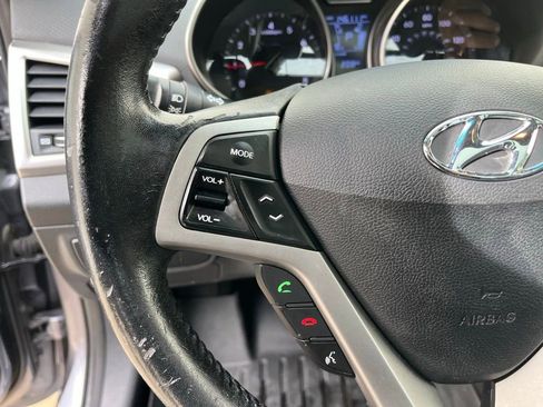 Used 2013 Hyundai Veloster w/ Style Pkg FWD image 11