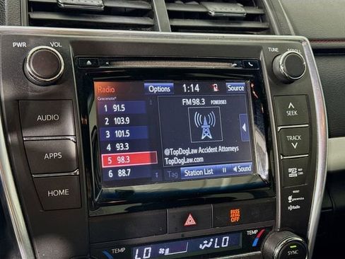 Used 2015 Toyota Camry SE w/ Moonroof Package image 14