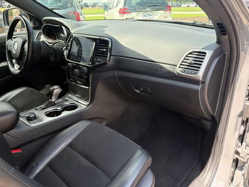 Used 2022 Jeep Grand Cherokee Laredo X AWD/4WD image 13