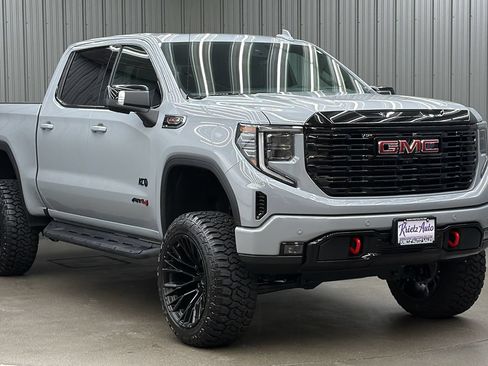 Used 2025 GMC Sierra 1500 AT4 w/ Technology Package AWD/4WD image 7