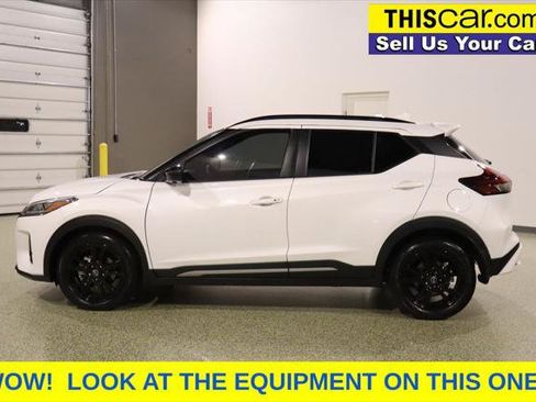 Used 2024 Nissan Kicks SR w/ SR Premium Package FWD image 5