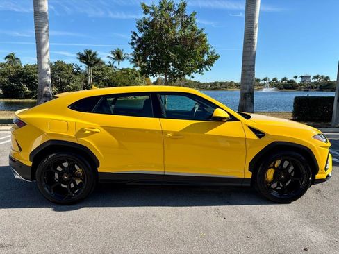 Used 2022 Lamborghini Urus image 5