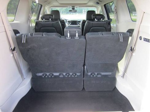 Used 2020 Chrysler Pacifica Limited FWD image 13