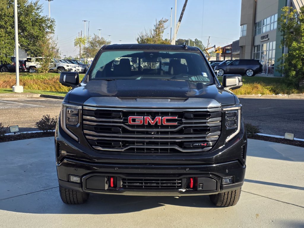 Used 2023 GMC Sierra 1500 AT4 w/ AT4 Preferred Package AWD/4WD image 2