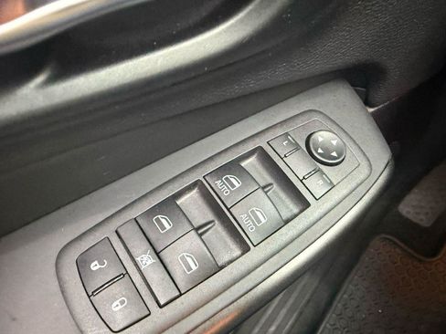 Used 2022 Jeep Cherokee Trailhawk w/ Sun, Sound & Nav Group AWD/4WD image 12