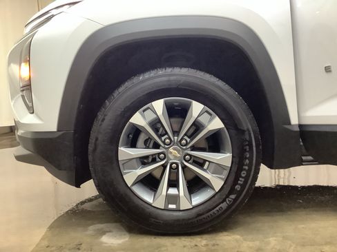 Used 2025 Chevrolet Equinox LT w/ Convenience Package II FWD image 25