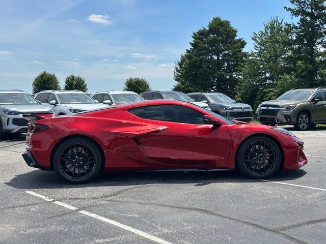 Used 2024 Chevrolet Corvette Z06 RWD image 11