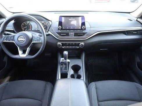 Certified 2025 Nissan Altima 2.5 SV FWD image 21