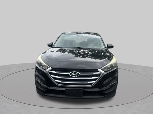 Used 2017 Hyundai Tucson SE w/ Cargo Package FWD image 2