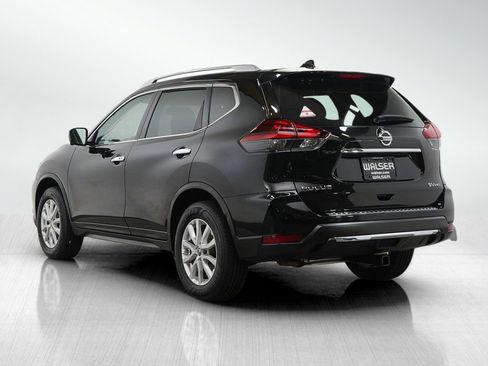 Used 2018 Nissan Rogue SV w/ Sun & Sound Touring Package image 3