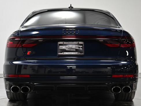Used 2022 Audi S8 image 13