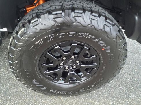 New 2024 Ford Bronco Raptor image 8