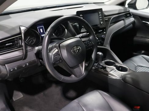 Used 2024 Toyota Camry SE image 14