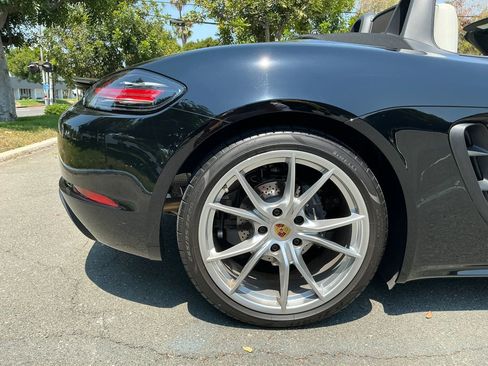 Used 2022 Porsche 718 Boxster image 17