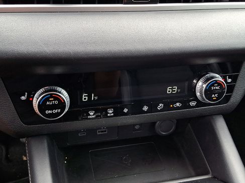Used 2024 Mitsubishi Outlander SE AWD/4WD image 15