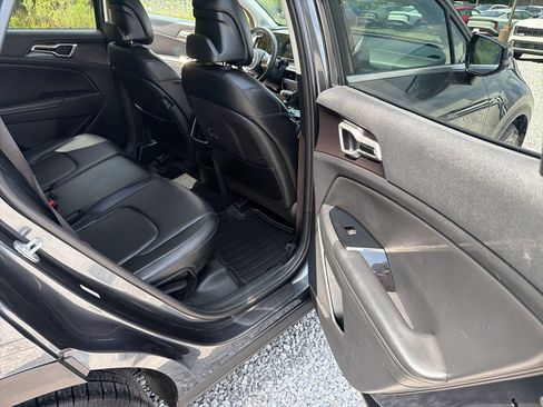 Used 2023 Kia Sportage EX FWD image 22