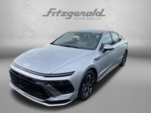 Used 2024 Hyundai Sonata SEL FWD image 2