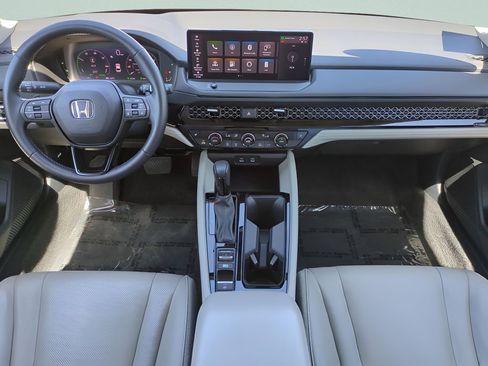 Used 2023 Honda Accord EX-L image 10