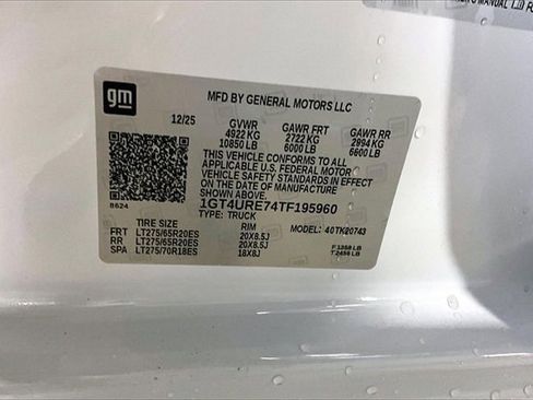 New 2026 GMC Sierra 2500 Denali w/ Denali Reserve Package image 15