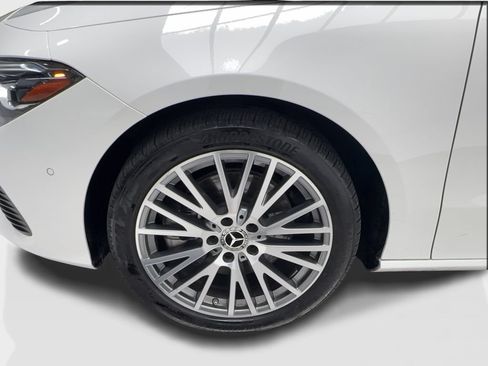 Used 2025 Mercedes-Benz CLA 250 image 13