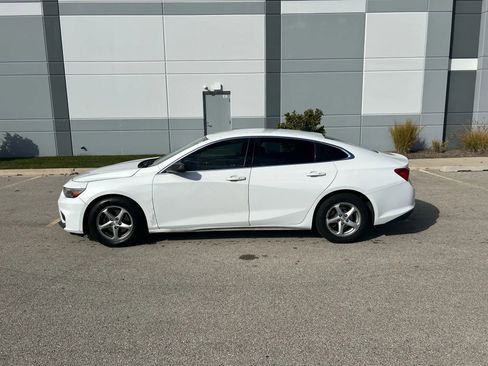Used 2017 Chevrolet Malibu LS image 5