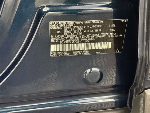 Used 2017 Toyota RAV4 SE image 31