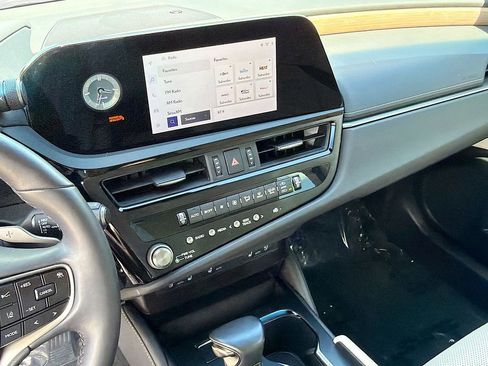 Used 2024 Lexus ES 350 w/ Premium Package FWD image 28