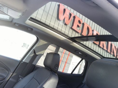 Used 2021 GMC Terrain SLT w/ Infotainment Package II image 18