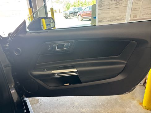 Used 2019 Ford Mustang GT RWD image 28