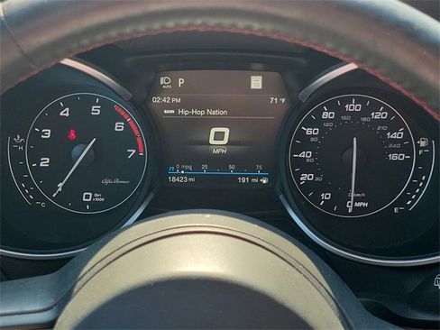 Used 2023 Alfa Romeo Stelvio Estrema image 13