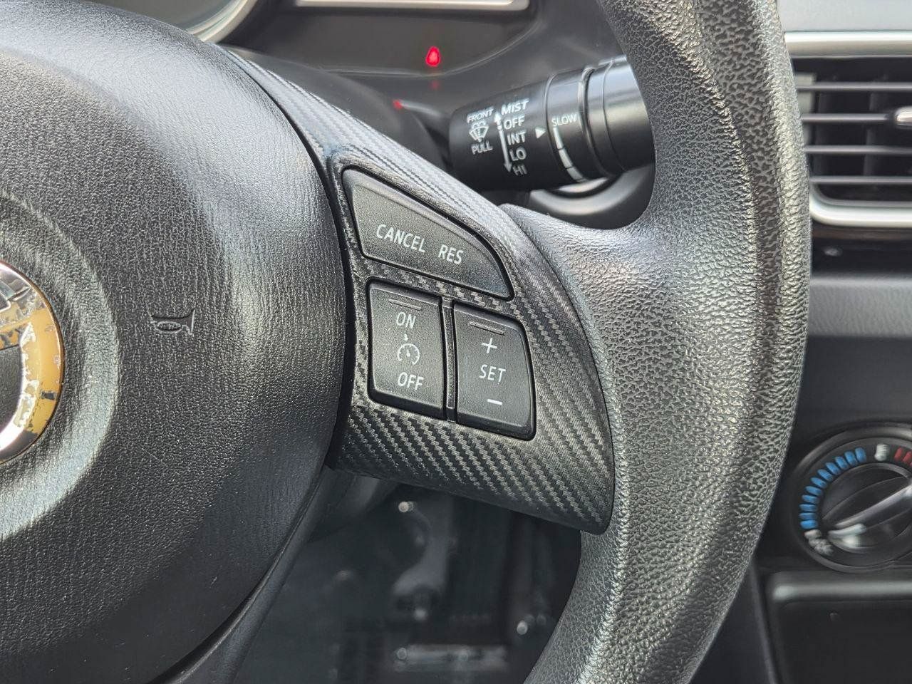 Used 2015 MAZDA MAZDA3 i Sport FWD image 28