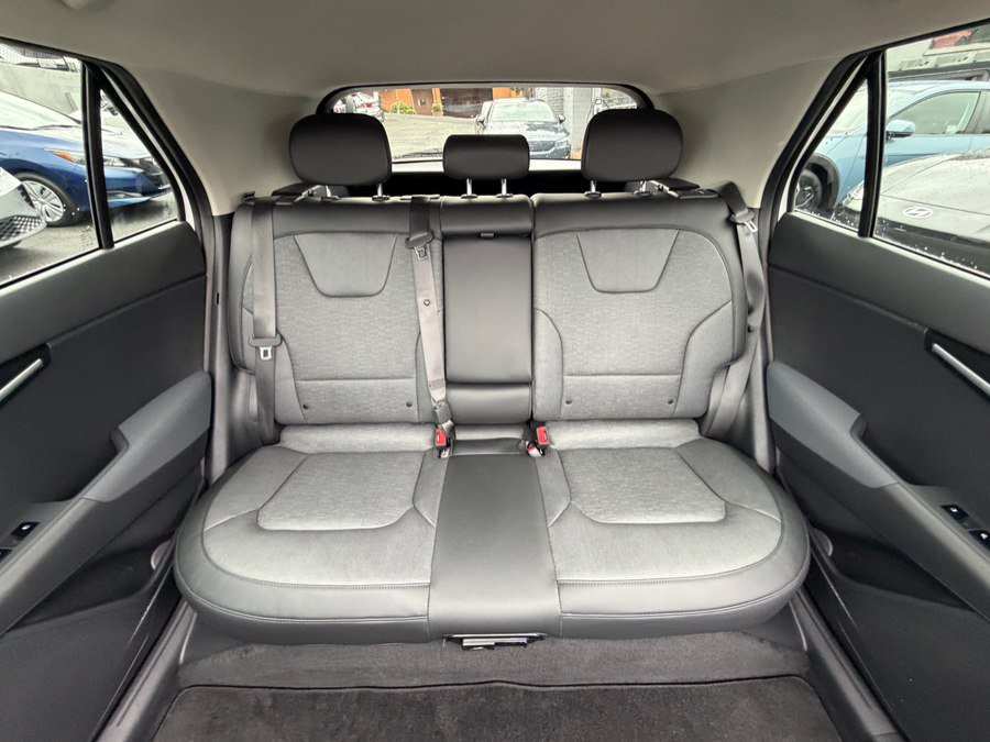 Used 2023 Kia Niro Wave w/ Wave Preserve Package FWD image 38