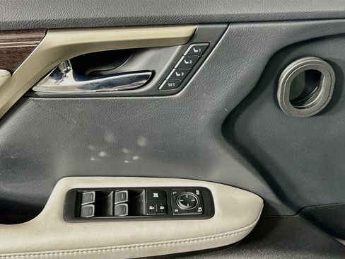 Used 2022 Lexus RX 450h AWD w/ Luxury Package image 15
