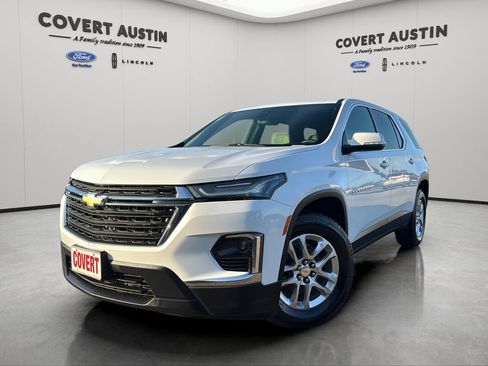 Used 2023 Chevrolet Traverse LS w/ Safety Package FWD image 1