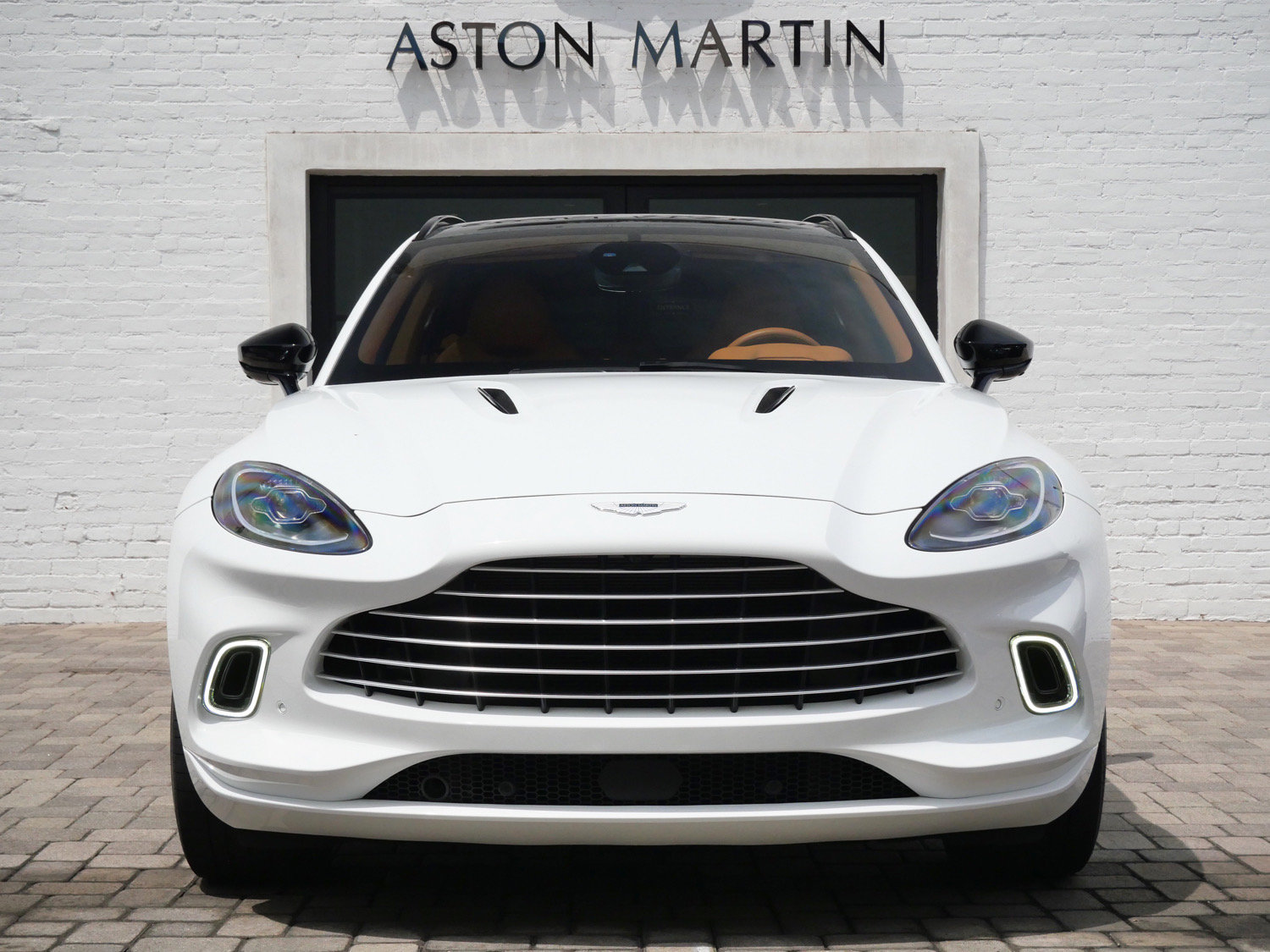 Used 2023 Aston Martin DBX AWD/4WD image 8
