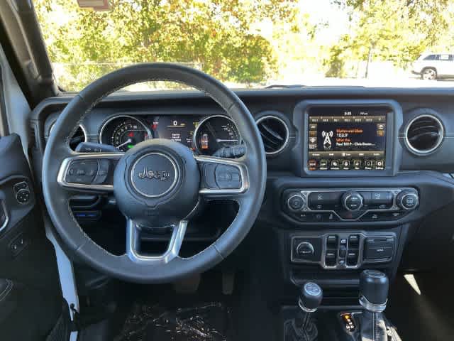 Used 2023 Jeep Wrangler Unlimited Sahara AWD/4WD image 14