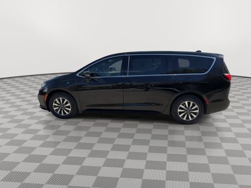 Used 2024 Chrysler Pacifica Limited FWD image 5